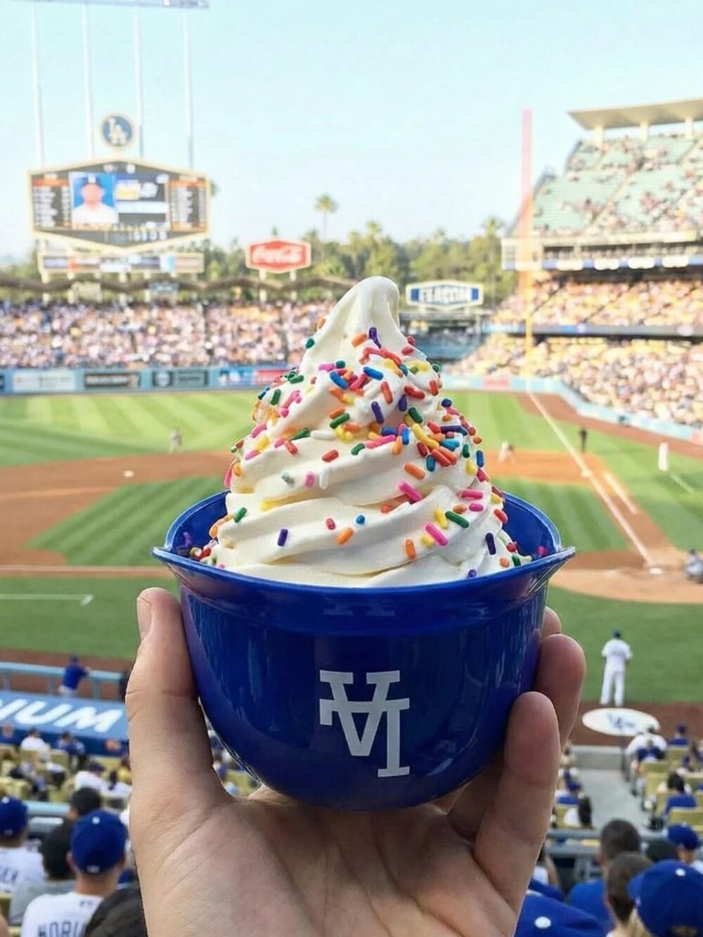 Los Angeles Dodgers Mini Baseball Helmet 8oz Ice Cream Sundae Cup